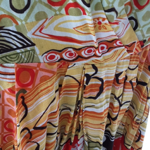 Flattering & feminine Spence dress - Picture 3 of 6